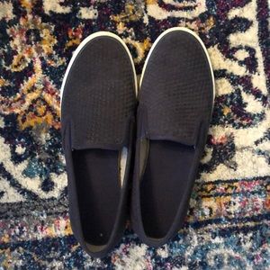 Sperry slip on tennis shoes